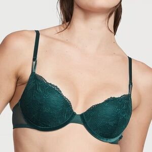 VICTORIA'S SECRET
Sexy Tee Fleur Noir Lace Lightly Lined Demi Bra